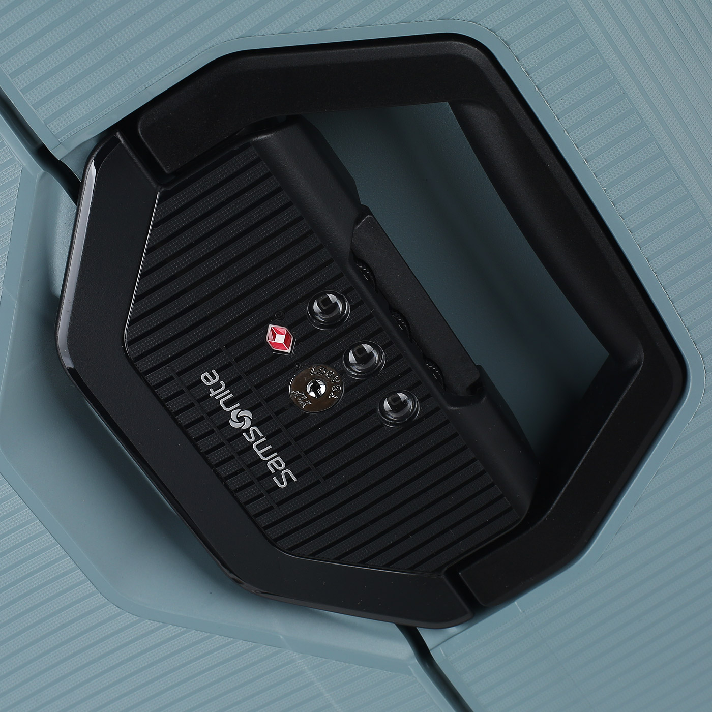 Чемодан большой L из полипропилена с кодовым замком Samsonite Magnum ECO