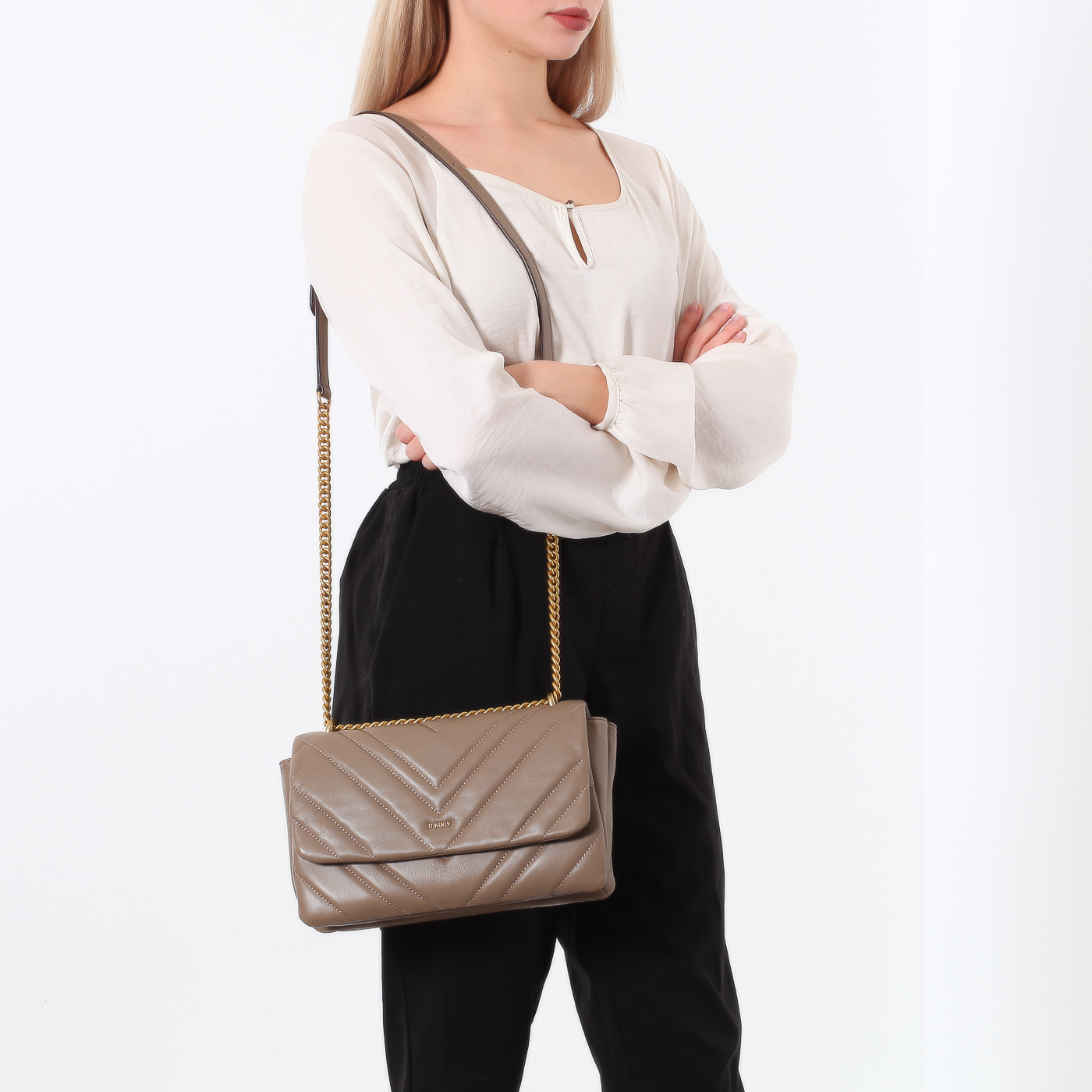 Сумка из стеганой кожи DKNY Vivian