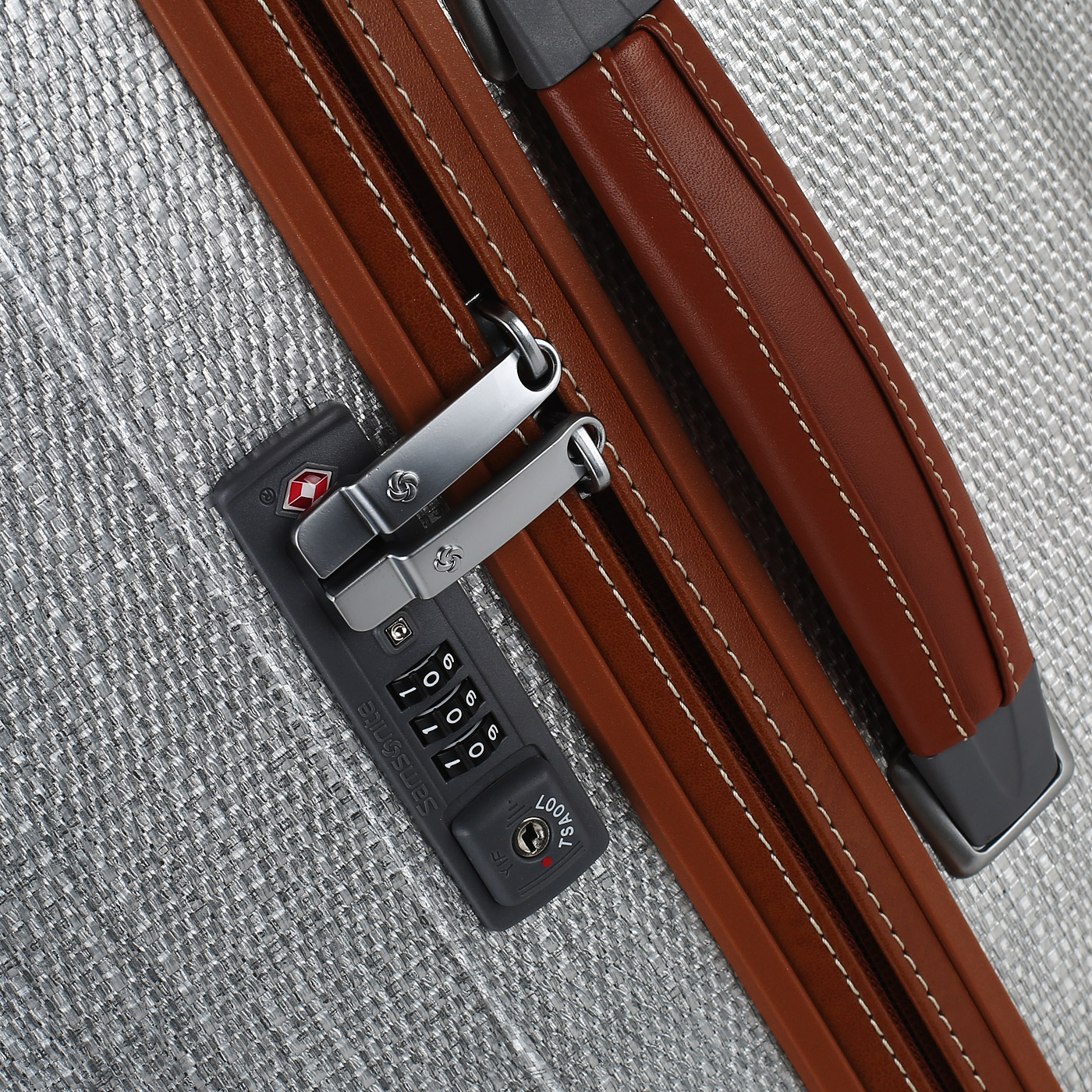 Чемодан Samsonite Lite-Cube Dlx