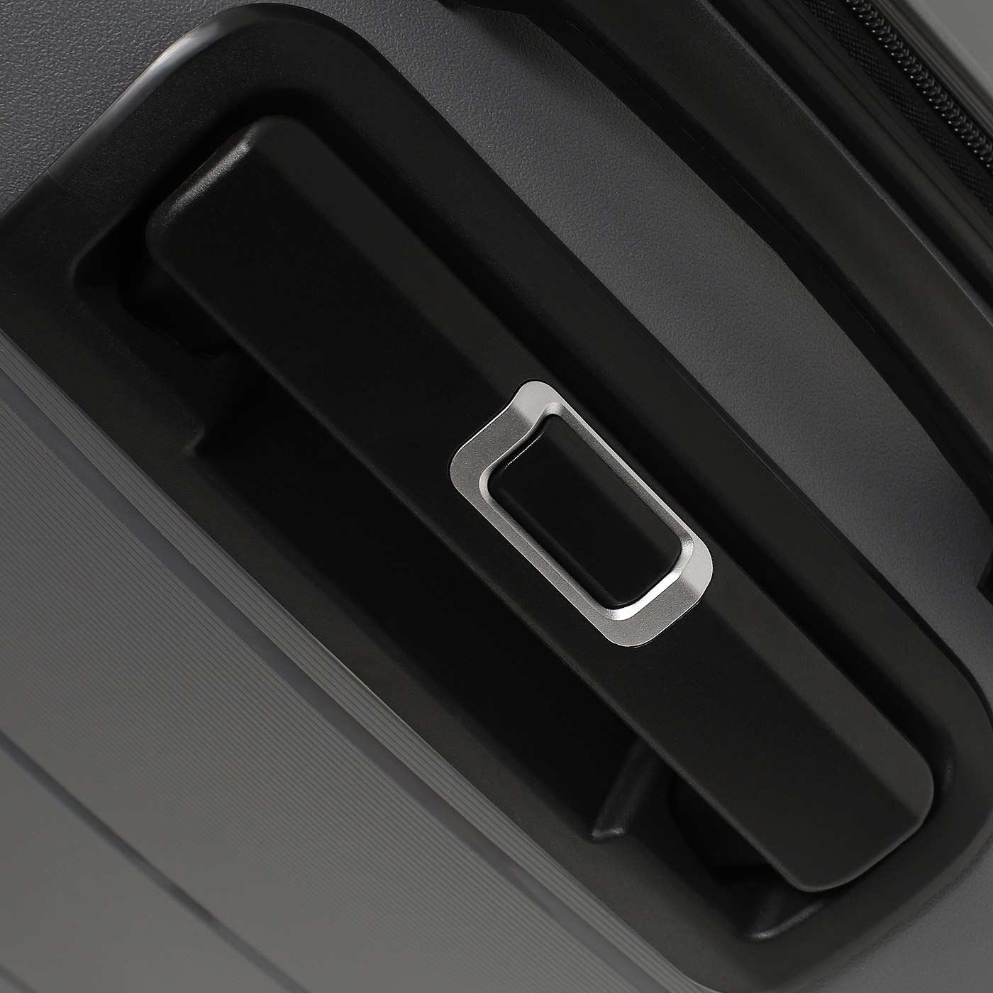 Чемодан средний M из полипропилена Sun Voyage Elite